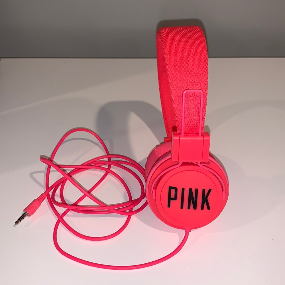 PINK Victoria’s Secret headphones